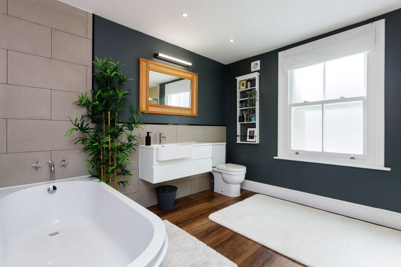 Holiday home Veeve - Embassy Elegance *